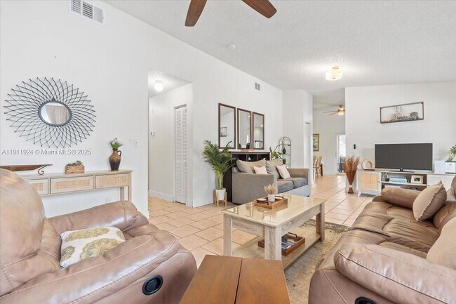 Building Photo - 2650 Scott St