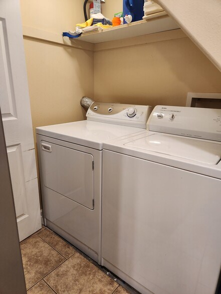 Building Photo - 8 S Zenobia St