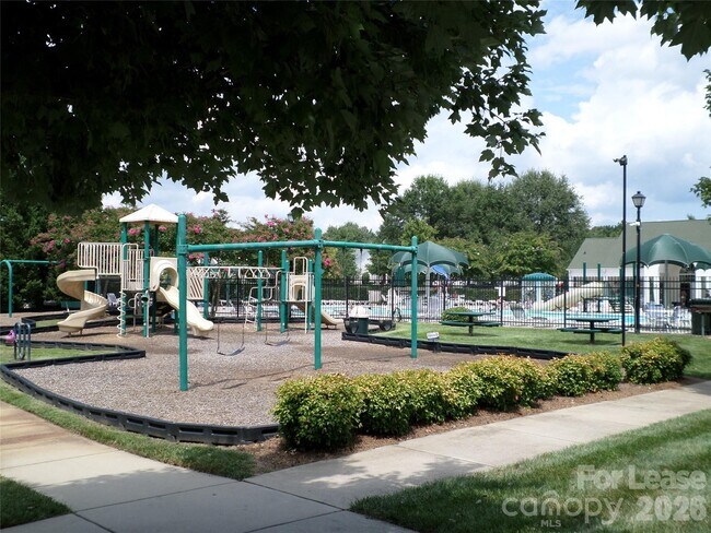 Building Photo - 11108 Aprilia Ln