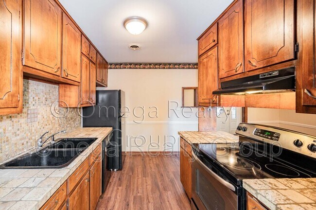 Building Photo - 1700 Serene Cir