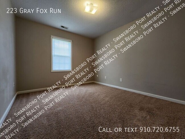 Building Photo - 223 Gray Fox Run