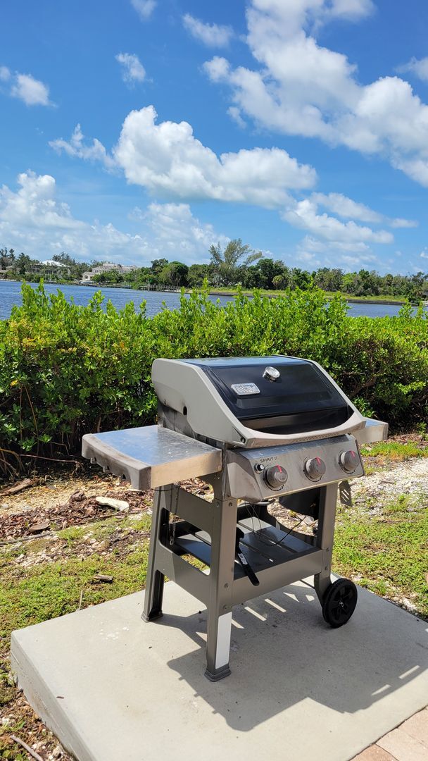 Building Photo - Annual/Seasonal turnkey furnished 2/2 end townhome in waterfront community by Siesta Key!