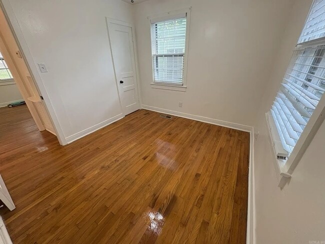 Building Photo - 204 N Tyler St