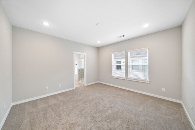 Building Photo - 8474 Berry Green Ln
