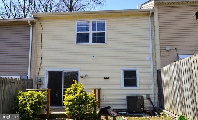 Building Photo - 12345 Woodlawn Ct