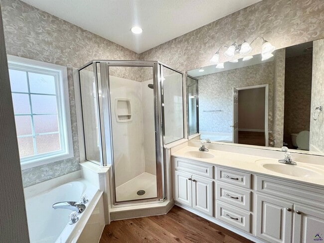 Building Photo - 218 Carrington Ln