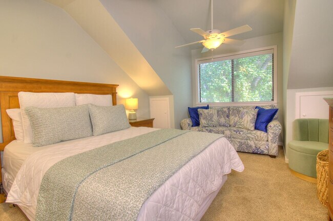 Building Photo - 301 Myrtlewood Ct
