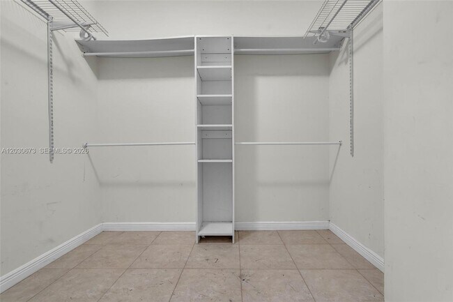 Building Photo - 5149 SW 137th Ave