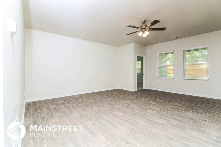 Building Photo - 80 Randette Dr