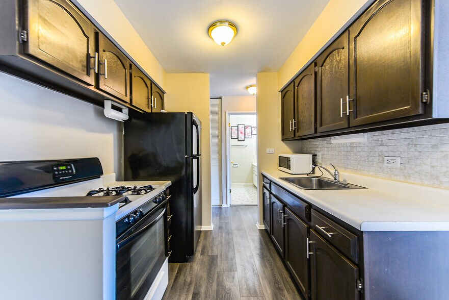 Building Photo - 1475 Rebecca Dr
