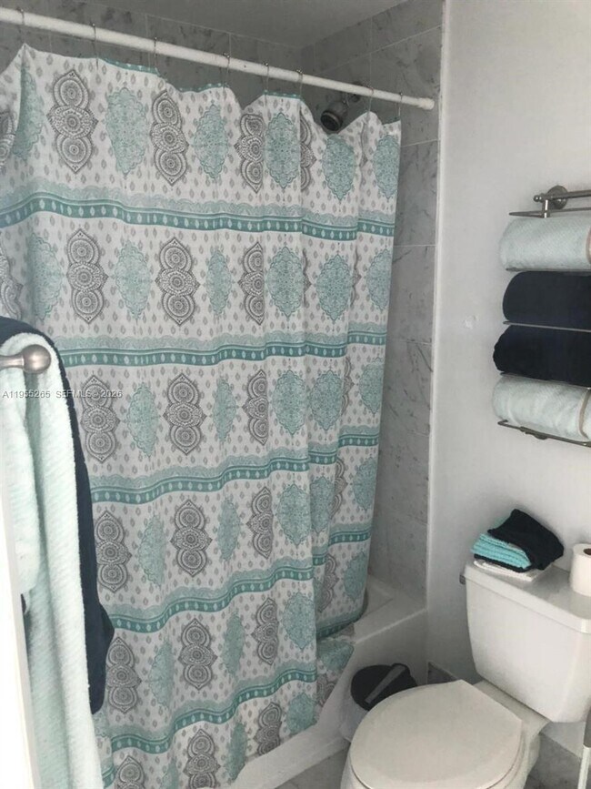 Building Photo - 253 NE 2nd St