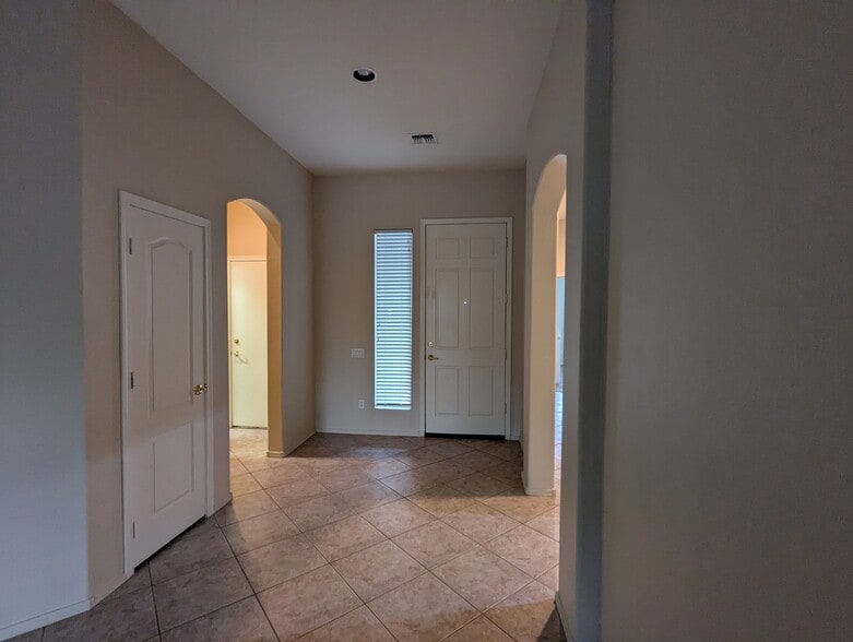 Building Photo - 10479 E Superstition Range Rd