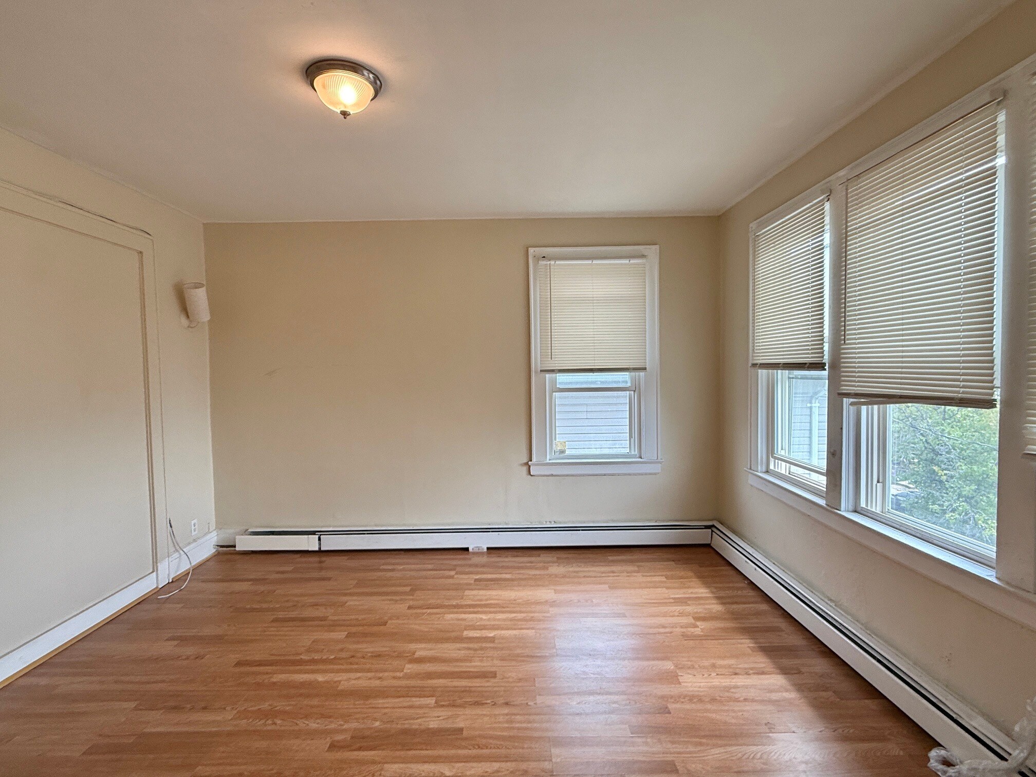Building Photo - 167 Davis Ave