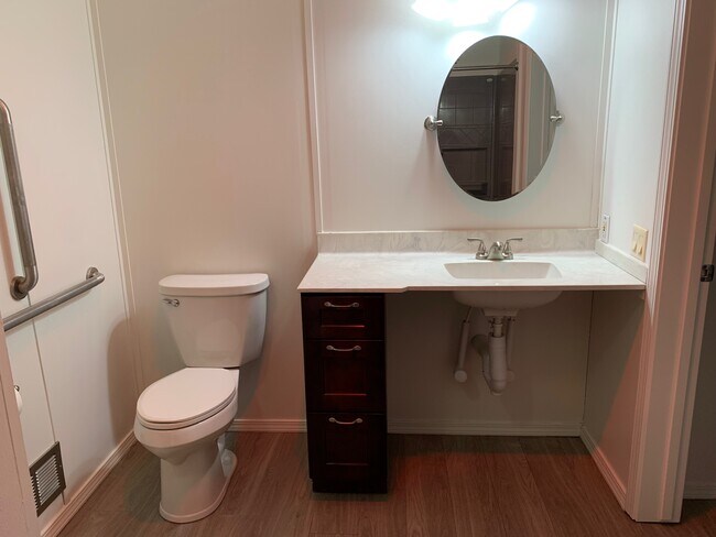 Master Bath - 2485 Crest Ave