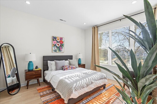 Building Photo - 1319 Anderson St