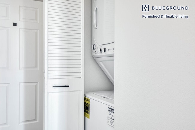 Building Photo - 2820 Sawtelle Blvd