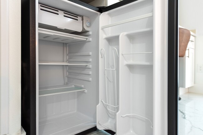 Building Photo - 408 NW 13th Ave