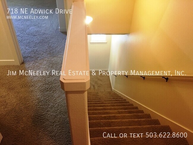 Building Photo - 718 NE Adwick Dr