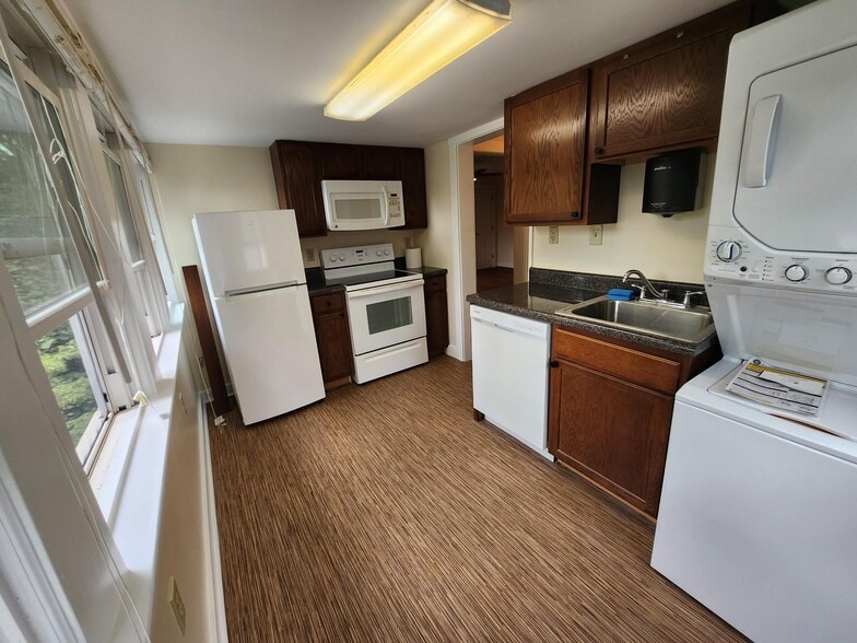 Kitchen - 142 Carlton Rd