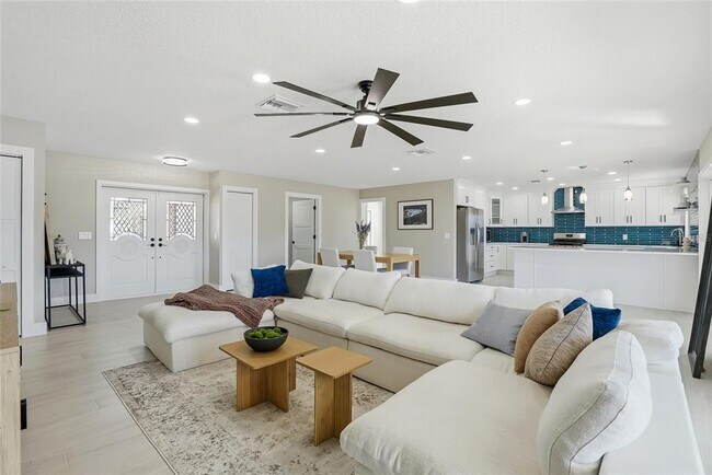 Building Photo - 3918 Americana Dr