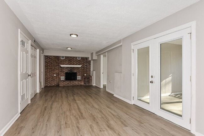 Building Photo - 4 Redwood Dr