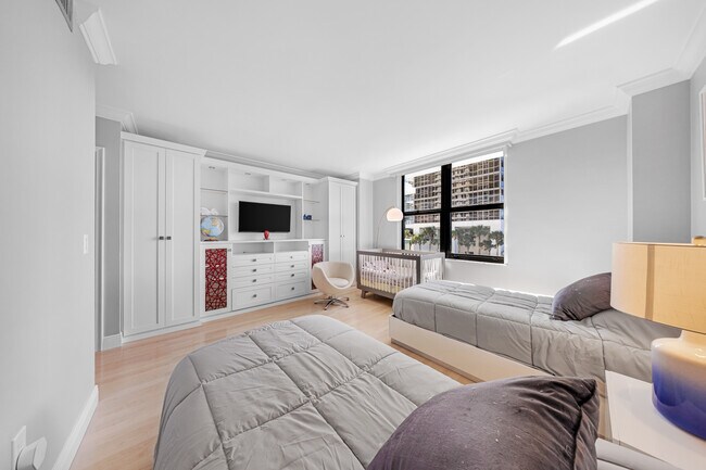 Building Photo - 9801 Collins Ave