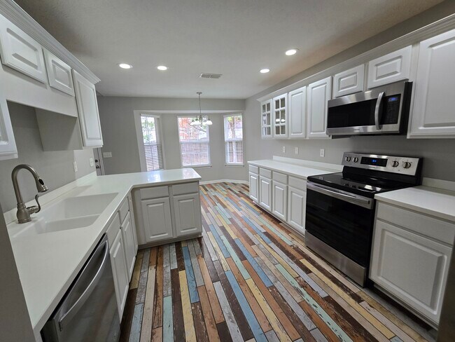 Building Photo - 817 Maricopa Dr