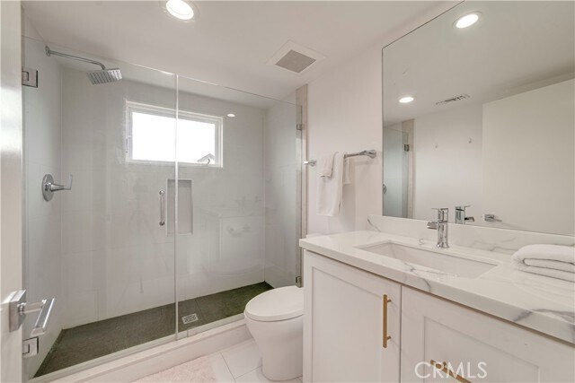 Building Photo - 608 Heliotrope Ave