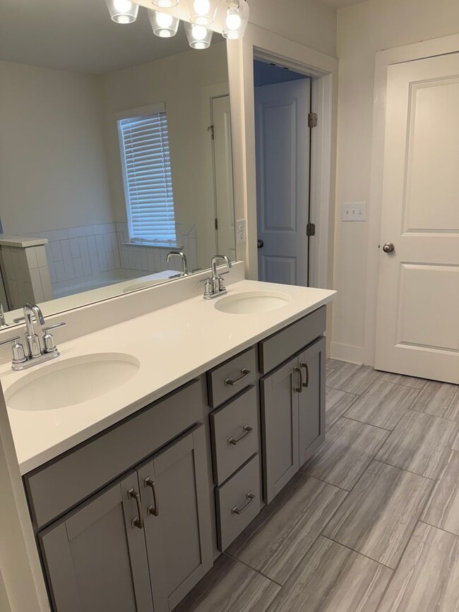 Building Photo - Modern 3-Bedroom Townhome in Winder, GA – ...