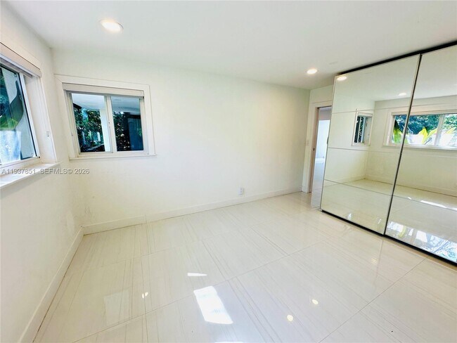 Building Photo - 8160 W 18th Ct