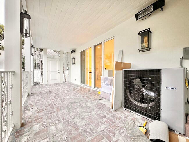 Building Photo - 9683 W Olympic Blvd