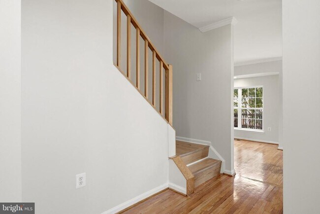 Building Photo - 45805 Marlane Terrace