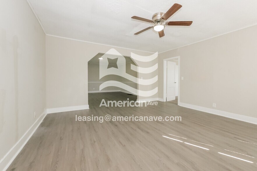 Building Photo - 2116 15th Ave