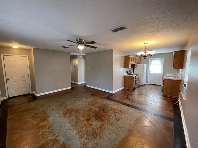 Building Photo - 570 Cherub Ct