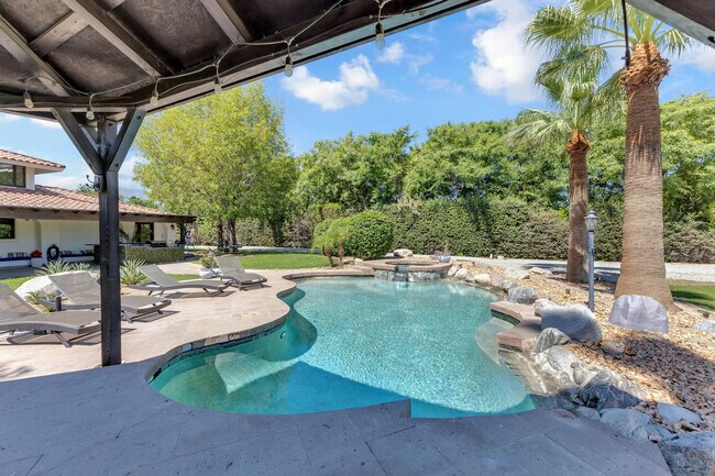 Building Photo - 80980 Vista Bonita Trail