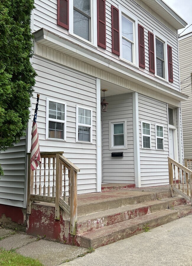 Primary Photo - 37 South St