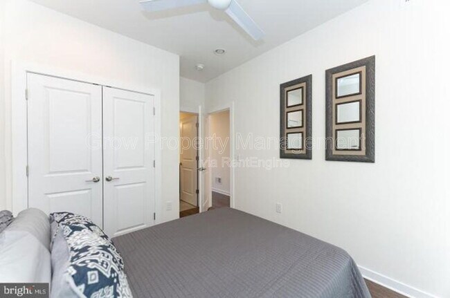 Building Photo - 2142 Kensington Walk