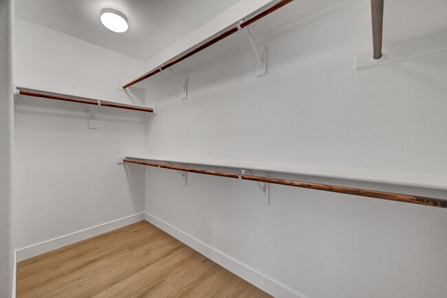 Building Photo - Spacious 5-Bedroom Retreat with Dual Firep...