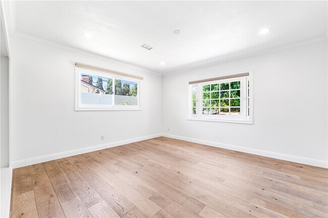 Building Photo - 1281 La Colina Dr