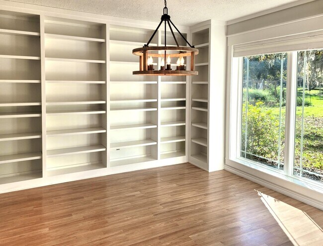 Building Photo - 1640 Scroggins Ln