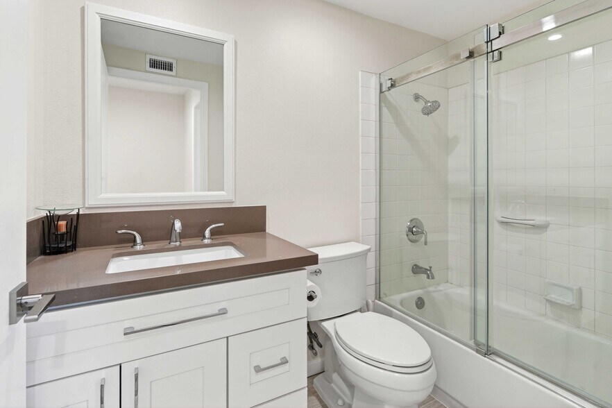 Building Photo - 19539 Shadow Springs Way