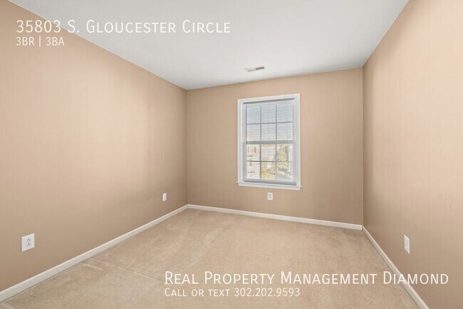 Building Photo - 35803 S Gloucester Cir