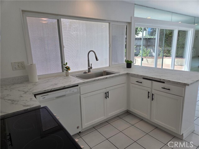 Building Photo - 14671 Kimberly Cir