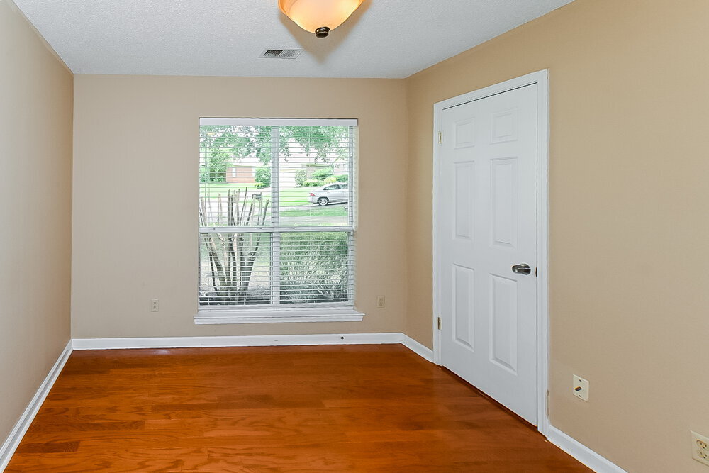 Building Photo - 8169 Oak Moss Cove