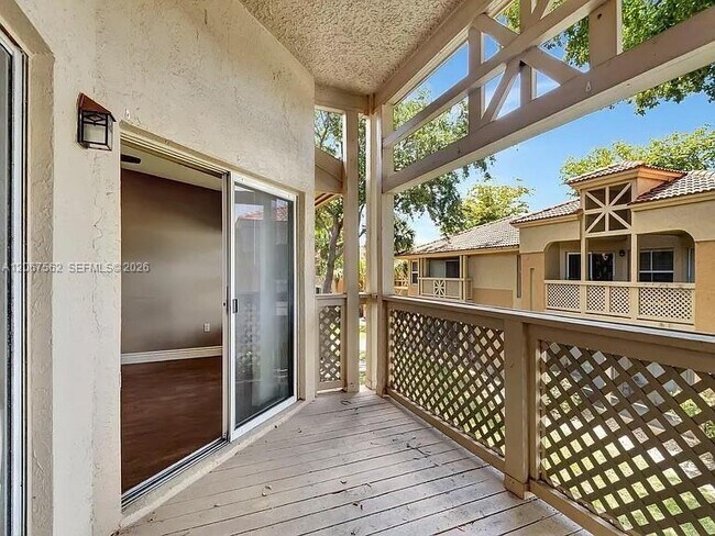 Building Photo - 4847 Via Palm Lakes
