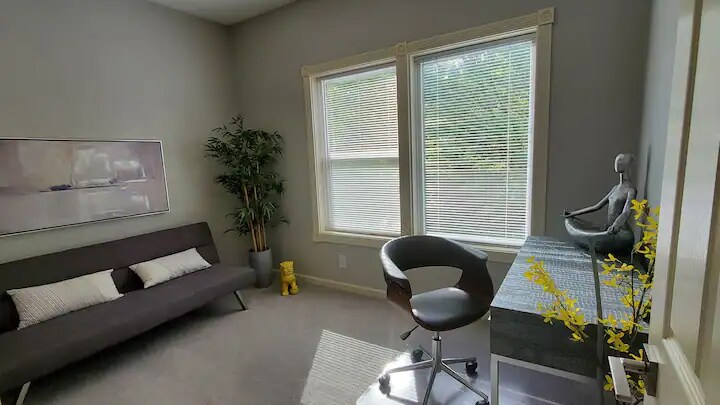 Building Photo - 13518 SW Hillshire Dr