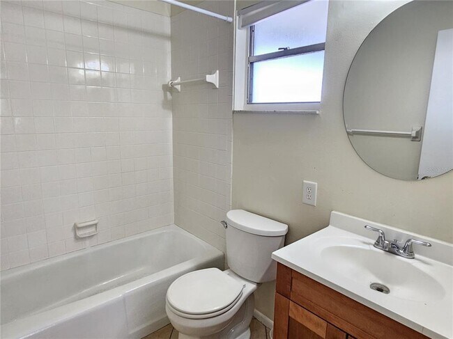 Building Photo - 105 Base Ave E