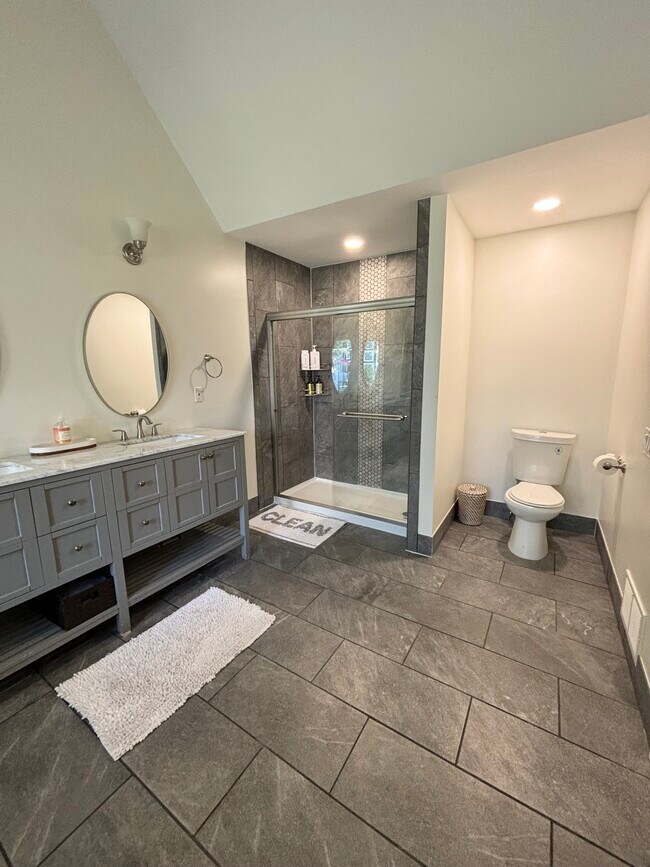 Building Photo - 6035 Whitegate Crossing