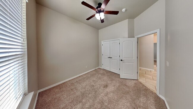 Building Photo - Very Nice 4 Bedroom 2 Bath + Study Home in Yukon Schools