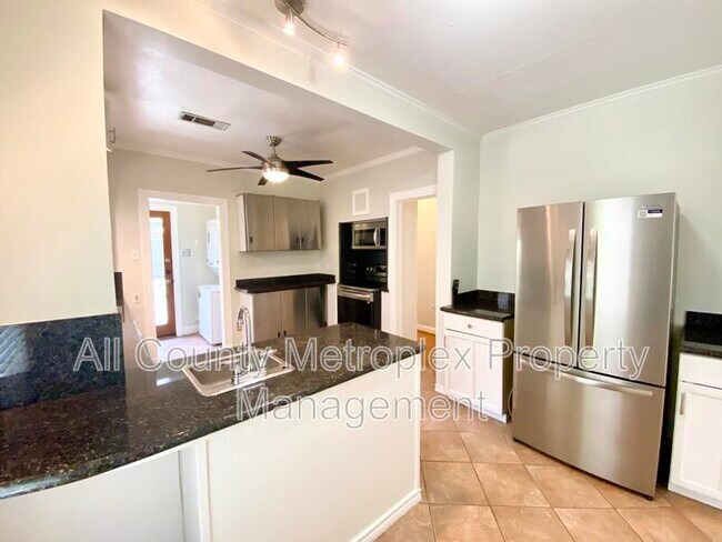 Building Photo - 5253 Monticello Ave